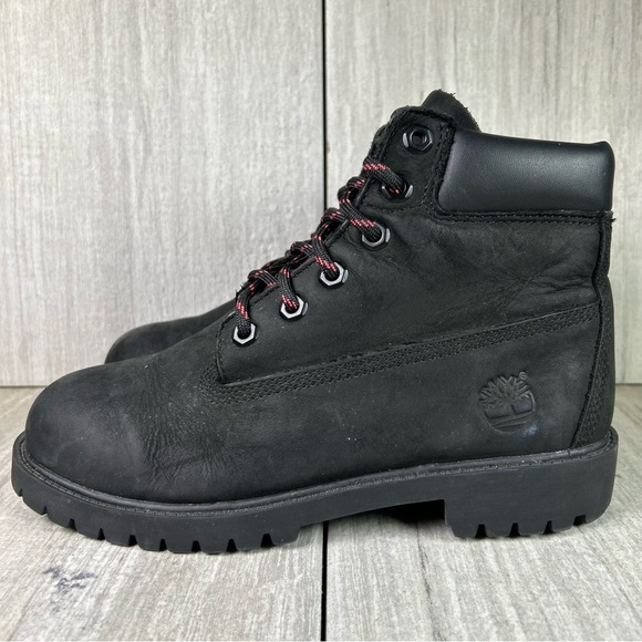 Timberland Classic 6 Inch Black Waterproof Youth Boot Boys Size 5 - Picture 8 of 10